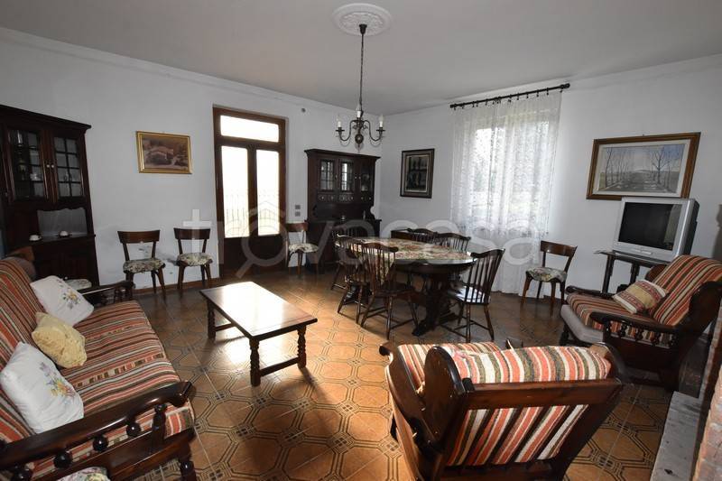 casa indipendente in vendita a Fidenza
