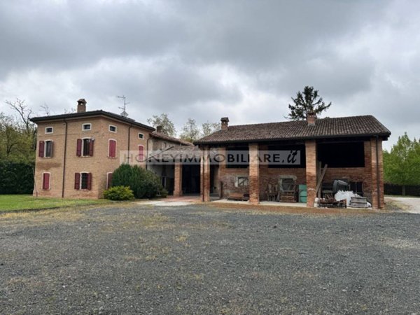 casa indipendente in vendita a Fidenza in zona Cabriolo