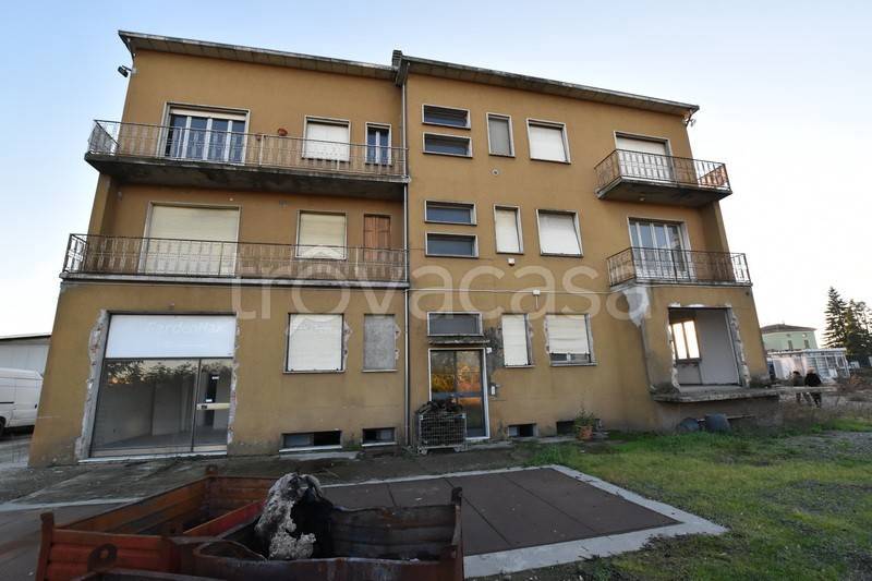 intera palazzina in vendita a Fidenza