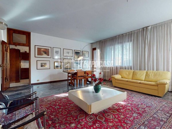 casa indipendente in vendita a Fidenza