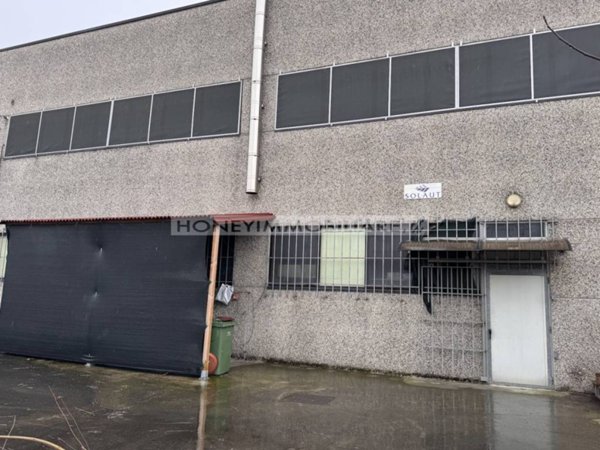 locale commerciale in vendita a Fidenza