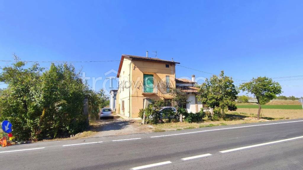casa indipendente in vendita a Fidenza