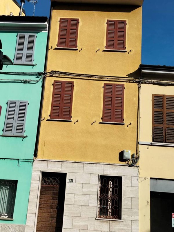 casa indipendente in vendita a Fidenza