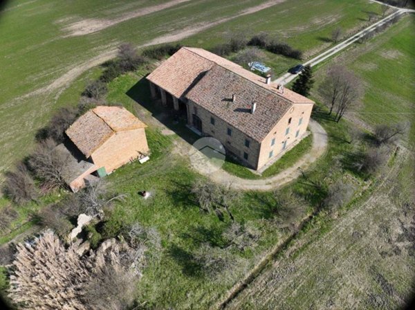 casa indipendente in vendita a Fidenza
