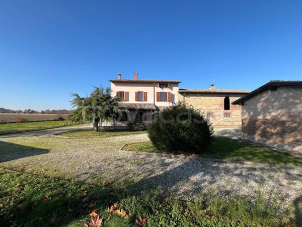 casa indipendente in vendita a Fidenza