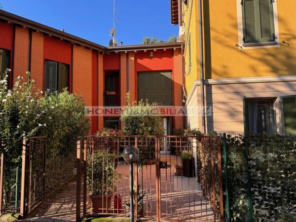 casa indipendente in vendita a Fidenza