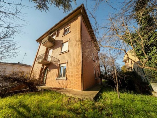casa indipendente in vendita a Fidenza