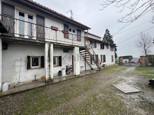 quadrivano in vendita a Fidenza in zona Castione Marchesi