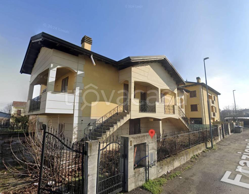 casa indipendente in vendita a Fidenza
