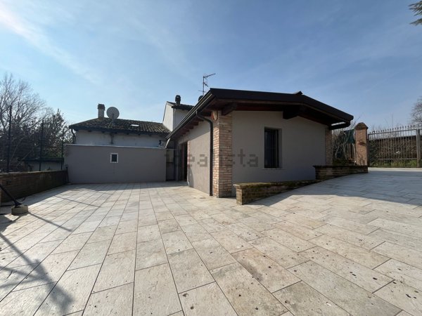 casa semindipendente in vendita a Fidenza in zona Fornio