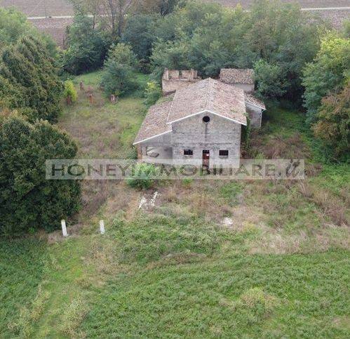 casa indipendente in vendita a Fidenza