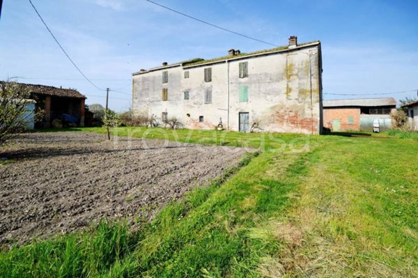 casa indipendente in vendita a Fidenza