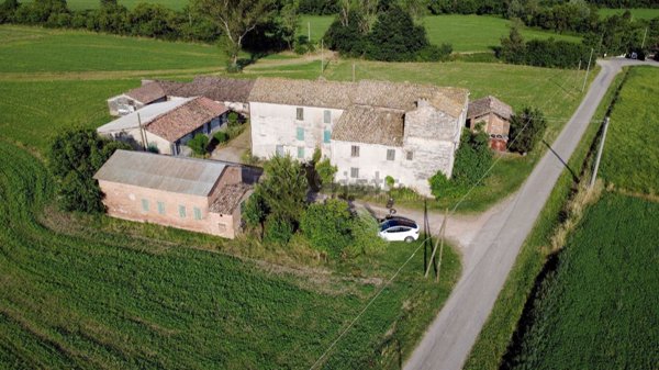 casale in vendita a Fidenza