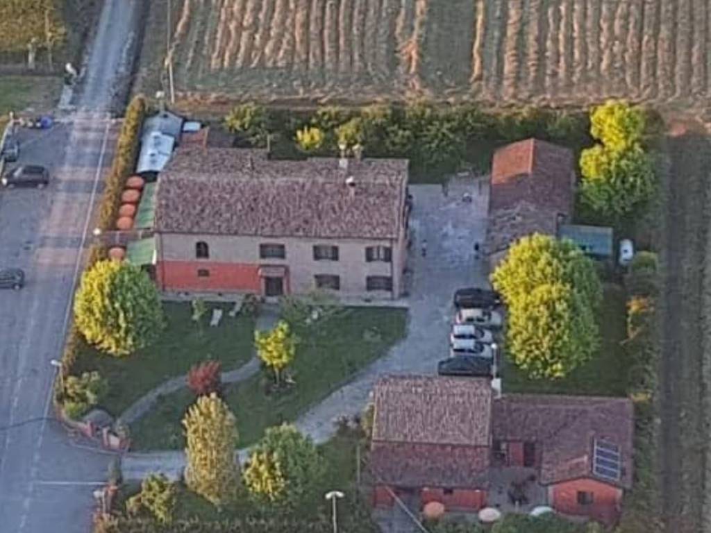 casa indipendente in vendita a Fidenza