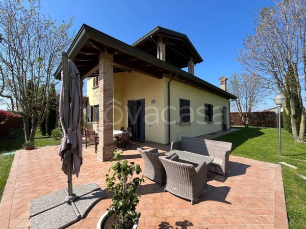 casa indipendente in vendita a Fidenza