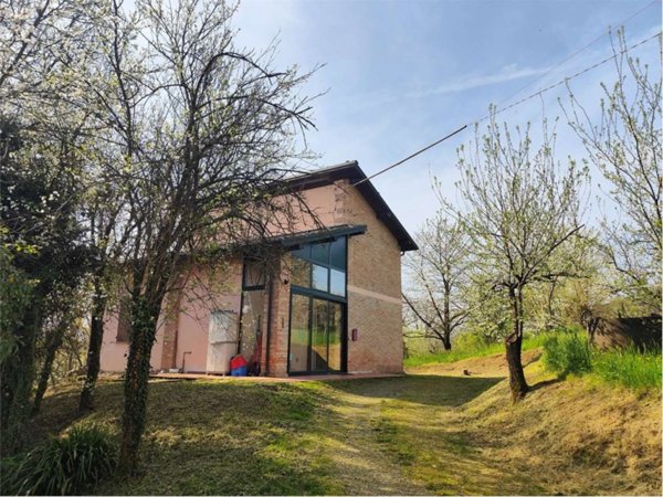 casa indipendente in vendita a Fidenza