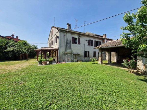 casa indipendente in vendita a Fidenza in zona Chiusa Ferranda