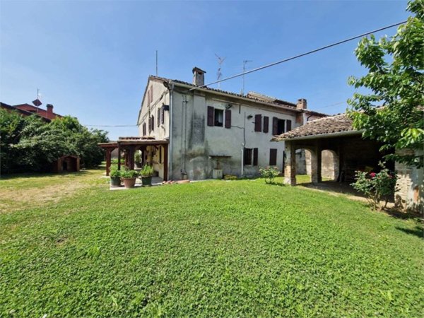 casa indipendente in vendita a Fidenza in zona Chiusa Ferranda