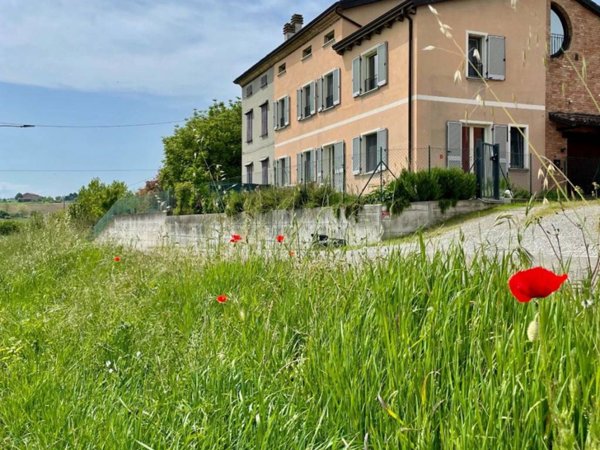 casa indipendente in vendita a Fidenza