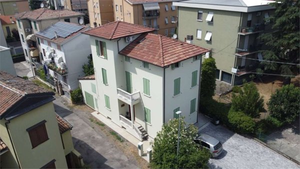 casa indipendente in vendita a Fidenza