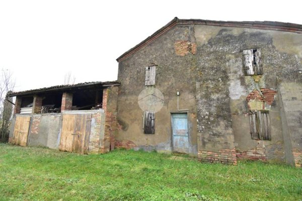 casa indipendente in vendita a Fidenza