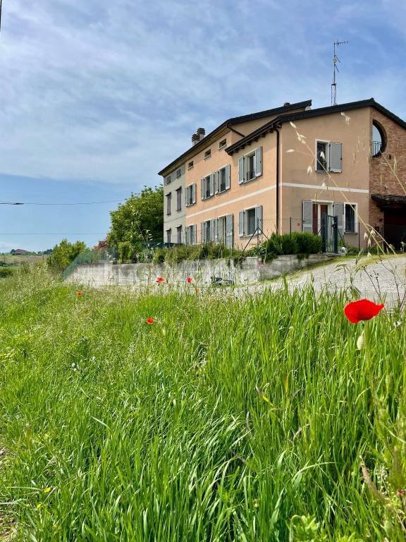 casa indipendente in vendita a Fidenza in zona Cogolonchio