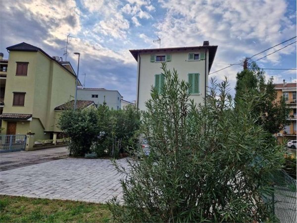 casa indipendente in vendita a Fidenza