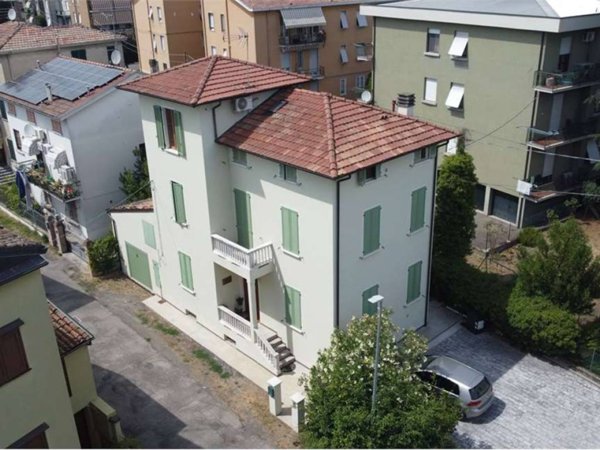 casa indipendente in vendita a Fidenza