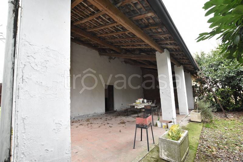 casa indipendente in vendita a Fidenza