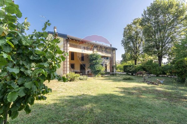 casa indipendente in vendita a Fidenza