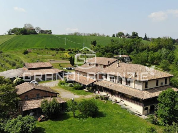 intera palazzina in vendita a Fidenza
