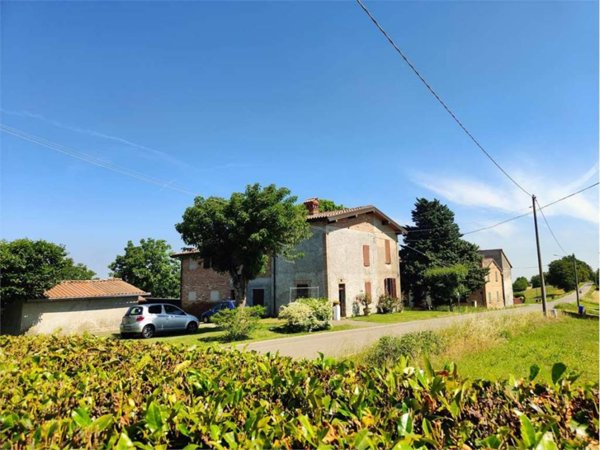 casa indipendente in vendita a Fidenza