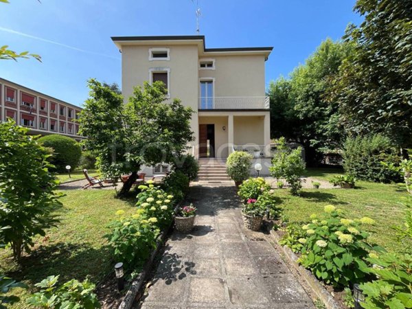 villa in vendita a Fidenza