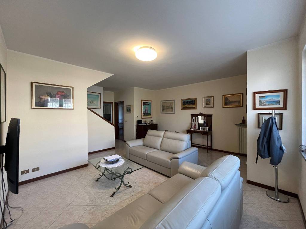 casa indipendente in vendita a Fidenza