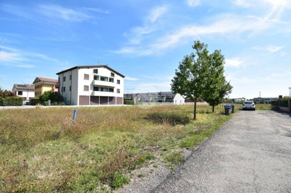 terreno edificabile in vendita a Fidenza