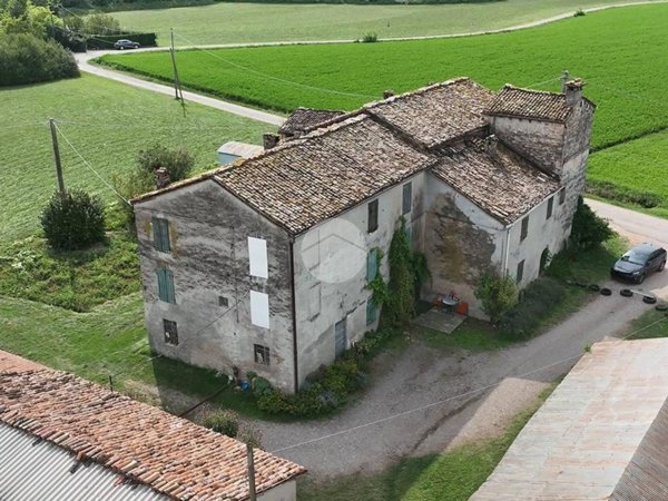casa indipendente in vendita a Fidenza