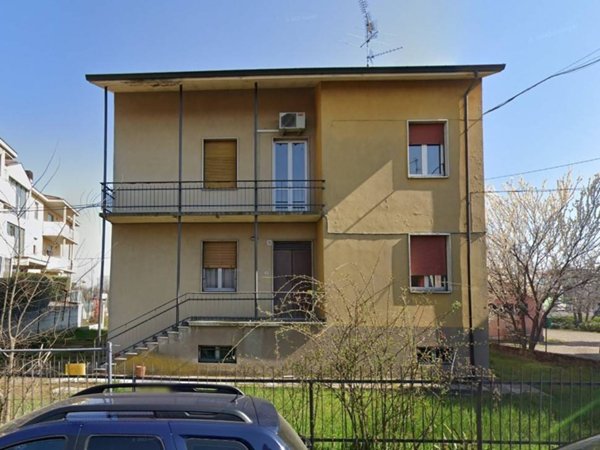 casa indipendente in vendita a Fidenza