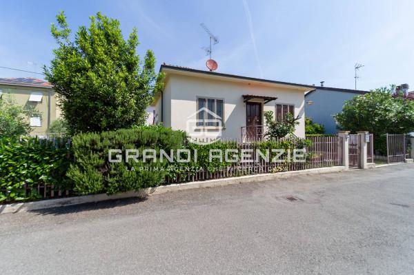 casa indipendente in vendita a Fidenza