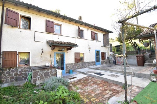 casa indipendente in vendita a Fidenza
