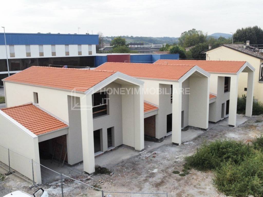 casa indipendente in vendita a Fidenza in zona Ponte Ghiara