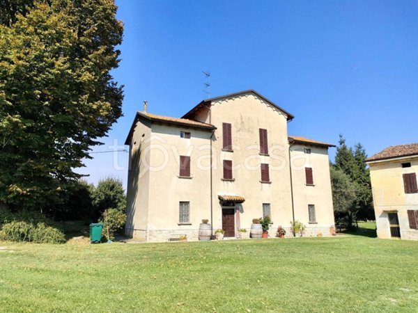 casa indipendente in vendita a Fidenza