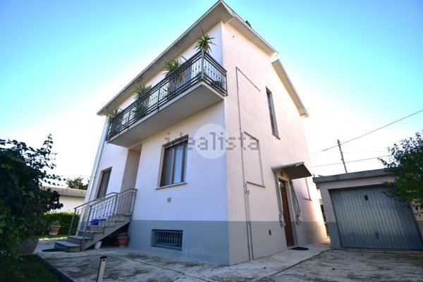 casa indipendente in vendita a Fidenza in zona Monfestone