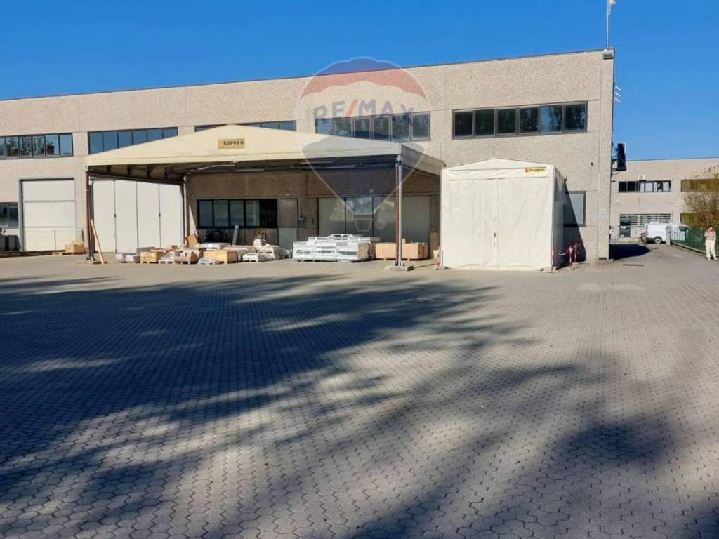 locale commerciale in vendita a Fidenza