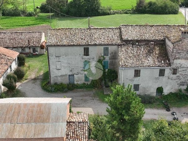 casa indipendente in vendita a Fidenza