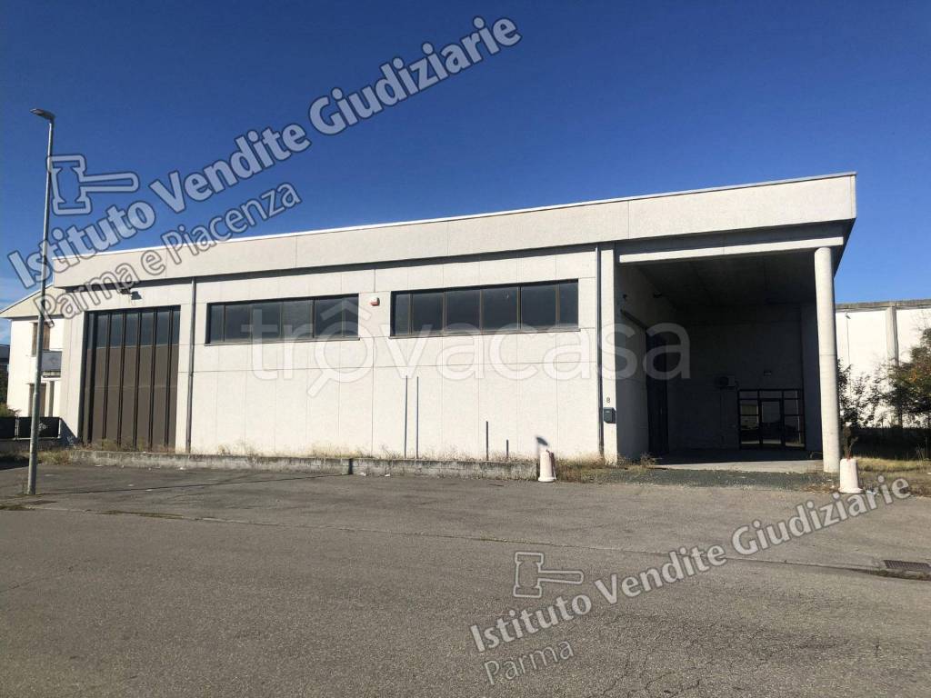 locale commerciale in vendita a Fidenza