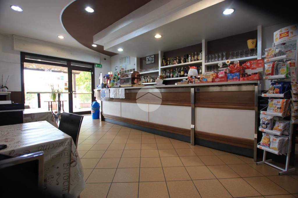 negozio in vendita a Fidenza in zona Castione Marchesi