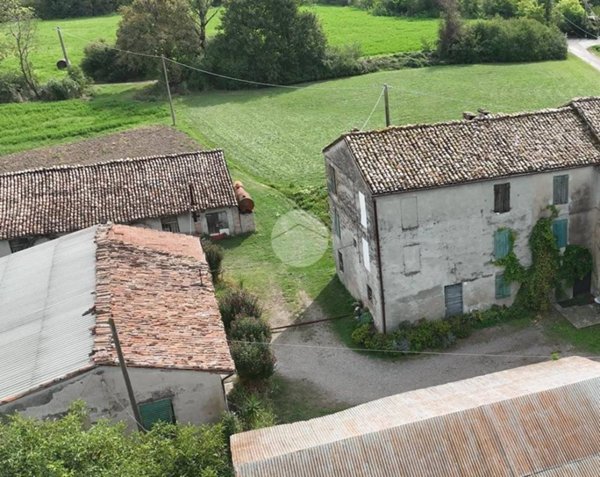 casa indipendente in vendita a Fidenza