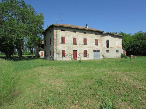 casale in vendita a Fidenza