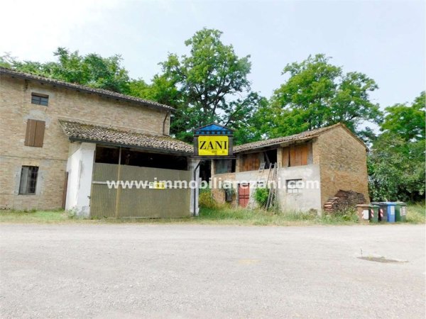 casale in vendita a Fidenza