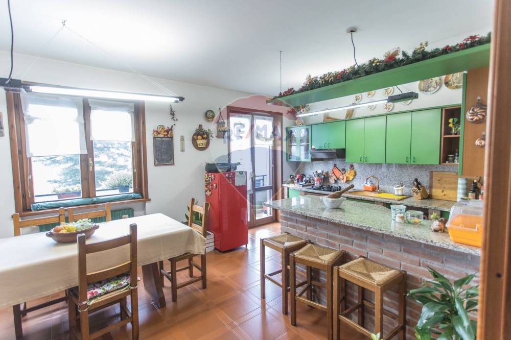 casa indipendente in vendita a Fidenza in zona Fornio